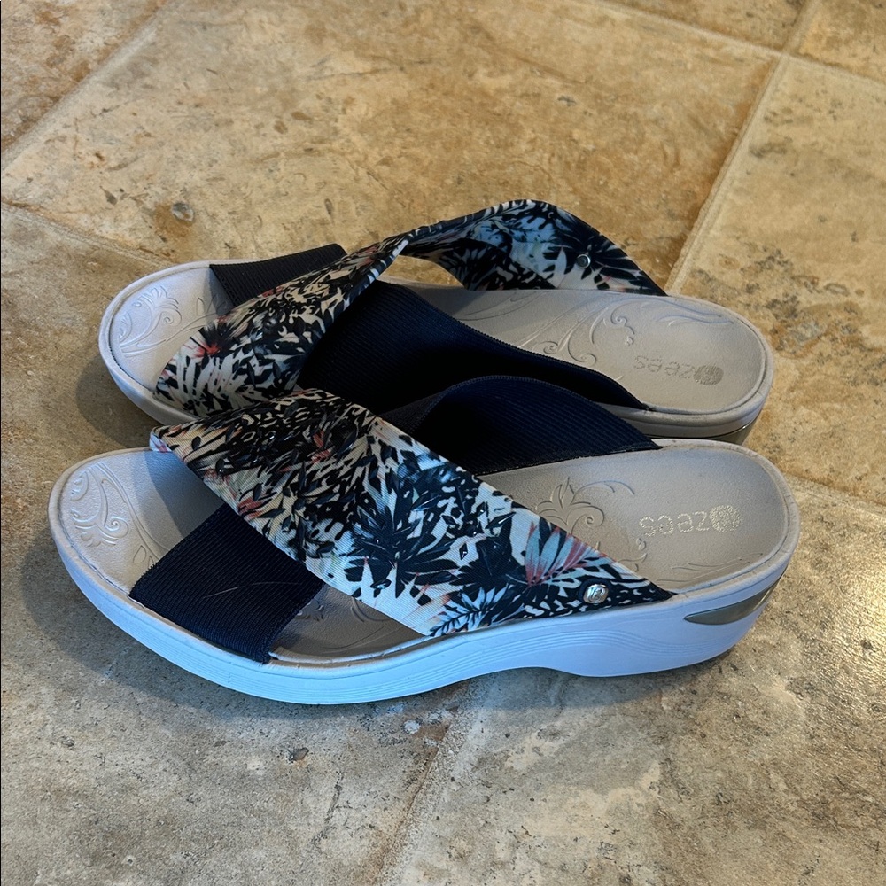Bzees Navy Floral Cross-Band Sandals